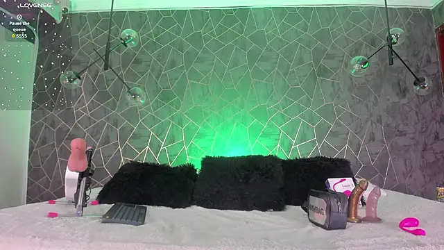 danaythamara1 online show from February 4, 9:18 pm