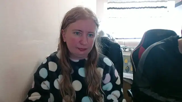 PeterAndJen online show from April 2, 1:41 pm