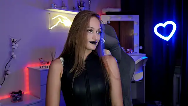 Snapshot of MrsTenderBeast chatting on October 5, 6:24 pm MrsTenderBeast online show from October 5, 6:24 pm