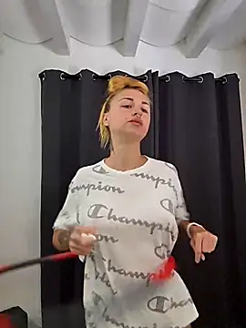 kylie blck online show from April 18, 8:06 am