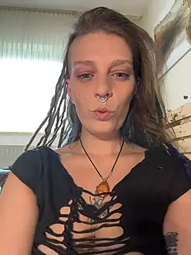 MenaDreadfull online show from October 4, 12:44 pm