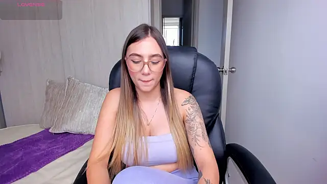 Snapshot of StacyConner chatting on September 19, 8:30 pm StacyConner online show from September 19, 8:30 pm