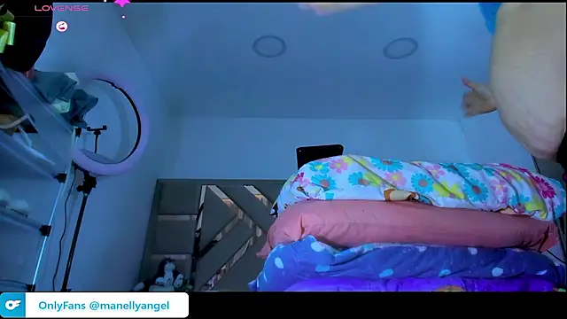 ashelydainii online show from February 23, 9:14 pm