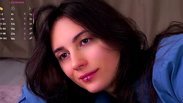 Holla Molly online show from December 14, 6:30 am