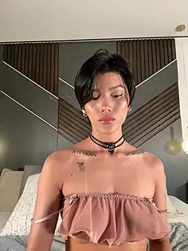 evamoretti online show from May 18, 12:09 am