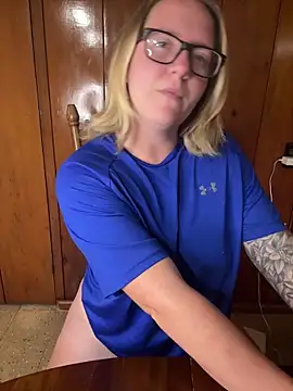 Lizzyloo online show from October 29, 11:29 pm