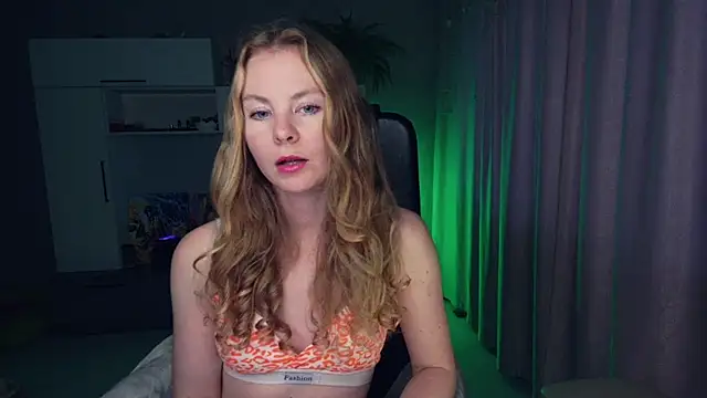 Cuddle Cat online show from October 24, 1:29 pm