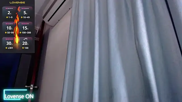 Snapshot of TastyTrap_18 chatting on October 2, 3:33 am TastyTrap 18 online show from October 2, 3:33 am