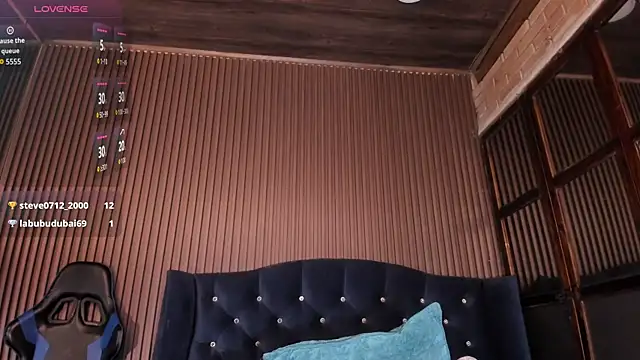 JuliaDawson  online show from October 13, 11:29 pm