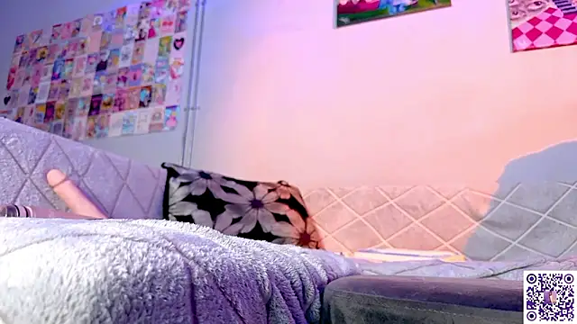 Chanel Gill online show from March 5, 5:31 pm