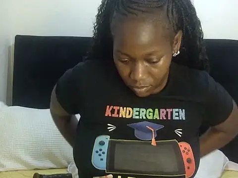 Sweettkendy online show from March 18, 7:30 pm