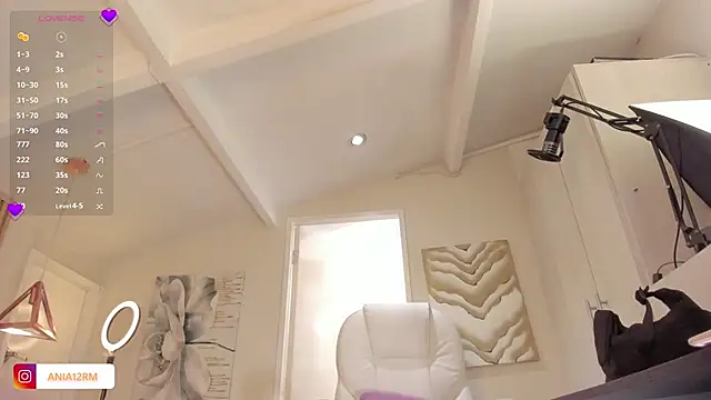 catalinasaiz online show from January 9, 3:05 pm