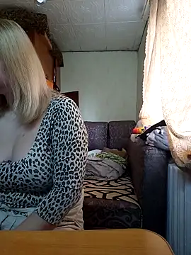 BustyBlond online show from March 9, 4:48 am