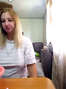 Snapshot of BustyBlond chatting on September 25, 10:03 am BustyBlond online show from September 25, 10:03 am