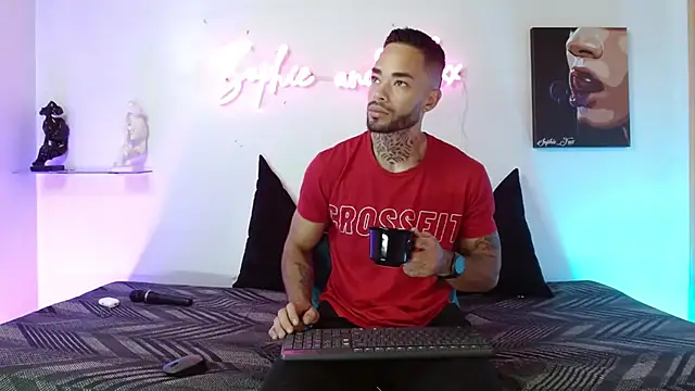 SophieFoxx17 online show from April 21, 12:01 pm