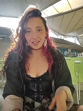  Laary online show from May 22, 9:46 pm