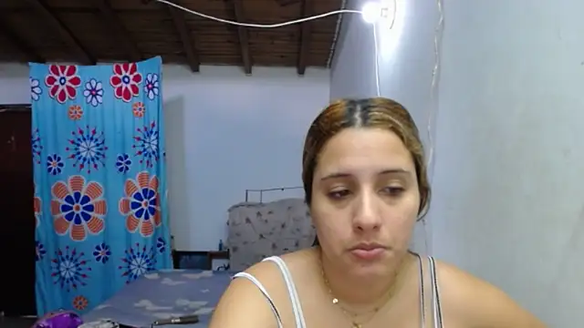 Snapshot of Nicolle_Milf chatting on October 21, 6:23 pm Nicolle Milf online show from October 21, 6:23 pm