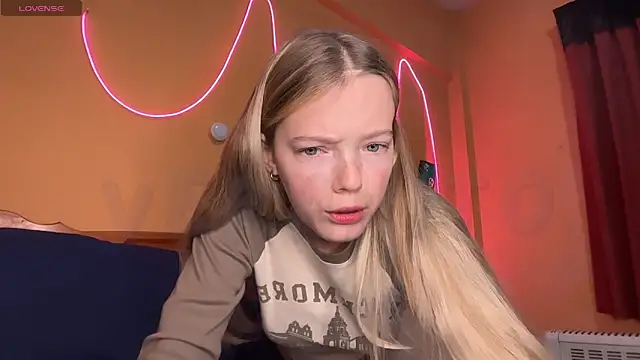 -veranito- online show from September 12, 3:07 am