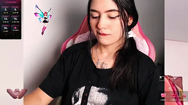 Snapshot of Danae_999 chatting on October 1, 3:00 am Danae 999 online show from October 1, 3:00 am