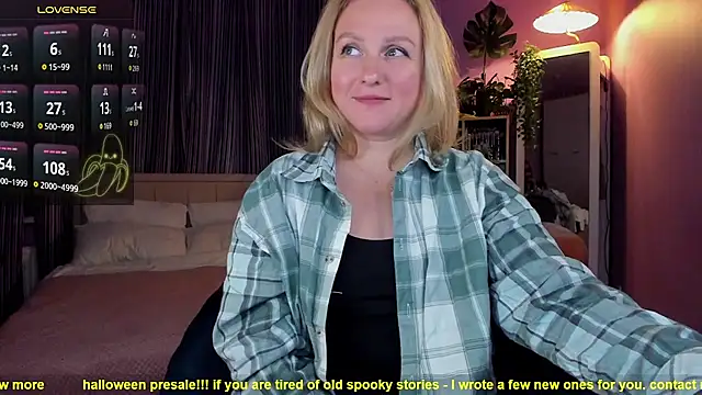 Snapshot of Lazy_Lady chatting on October 6, 1:39 pm Lazy Lady online show from October 6, 1:39 pm