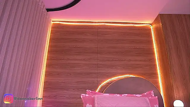 danna berlin  online show from March 20, 7:41 pm