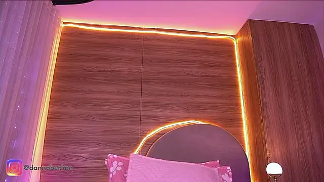 danna berlin  online show from March 18, 7:30 pm