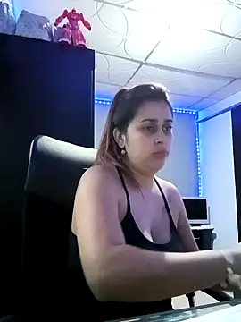 Latina sexy1 online show from November 27, 9:39 pm