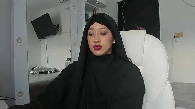 Snapshot of adila_anich chatting on October 3, 10:04 pm adila anich online show from October 3, 10:04 pm