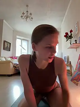 LeyaJohnson online show from February 14, 11:45 am