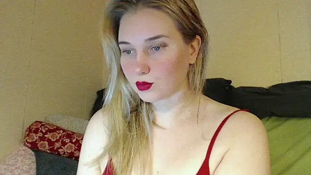 Snapshot of mmmPinUpGirl chatting on October 18, 6:53 pm mmmPinUpGirl online show from October 18, 6:53 pm