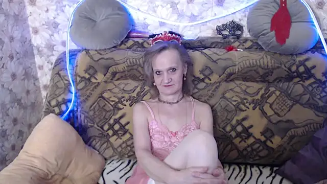 MissBekker online show from July 8, 9:39 pm