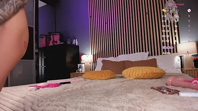 WILD-ANGEL777 online show from April 9, 7:03 am