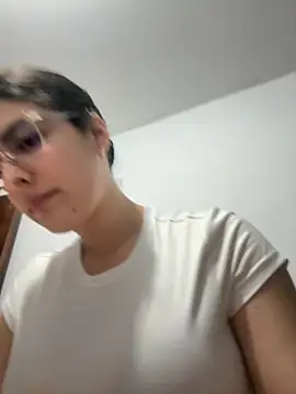  Niah  online show from November 15, 1:06 am