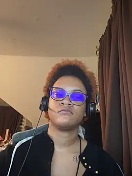 nickytheehawtie online show from February 22, 12:00 am