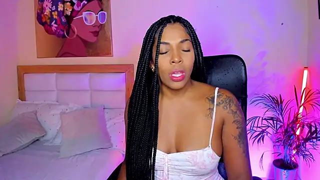 AitanaBrown  online show from January 15, 10:27 pm