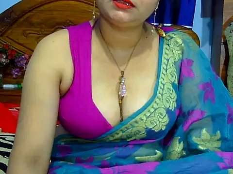 Snapshot of Horny_Doll24 chatting on September 13, 5:32 pm Horny Doll24 online show from September 13, 5:32 pm