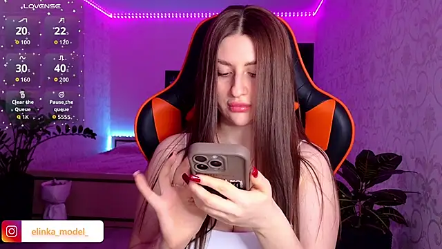 Elishka  online show from January 14, 8:25 pm