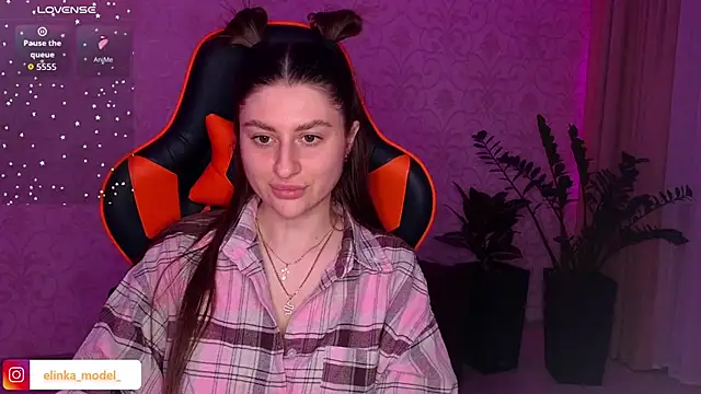 Snapshot of Elishka_ chatting on September 25, 9:01 pm Elishka online show from September 25, 9:01 pm