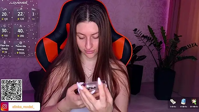 Snapshot of Elishka_ chatting on September 13, 6:21 am Elishka online show from September 13, 6:21 am