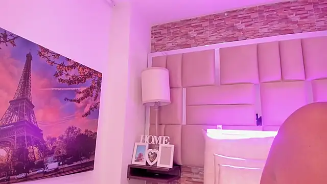 ShaniaBrownn online show from February 21, 7:47 pm