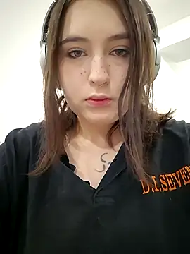 Yammy Yumi online show from October 31, 4:14 am