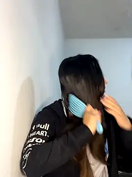 Perla Campbell online show from November 28, 4:32 pm