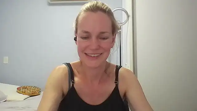 Annylove1 online show from January 13, 12:38 am