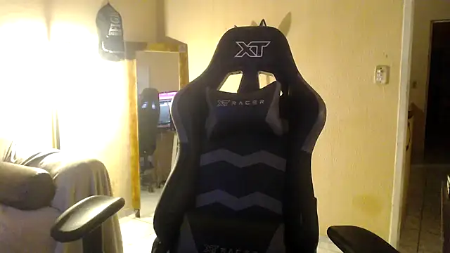 OliviaRojas online show from April 5, 8:30 pm