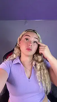 Irisweet  online show from November 6, 10:15 pm