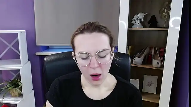 Zoey Erotic online show from April 7, 4:36 am