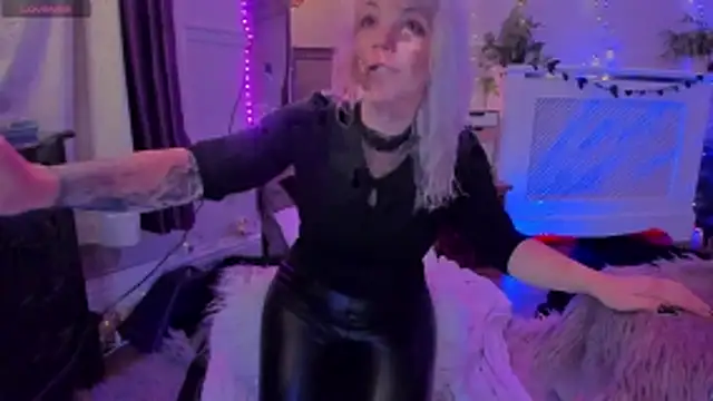 AliceW0lf online show from November 20, 7:48 pm