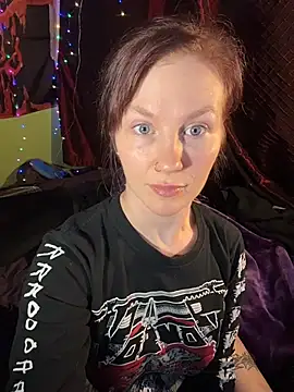 courtneyoccult online show from November 7, 7:14 am