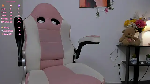 girl dollxx online show from March 24, 11:32 pm