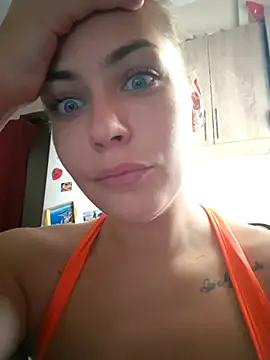 Keli Jessi online show from November 15, 7:15 pm